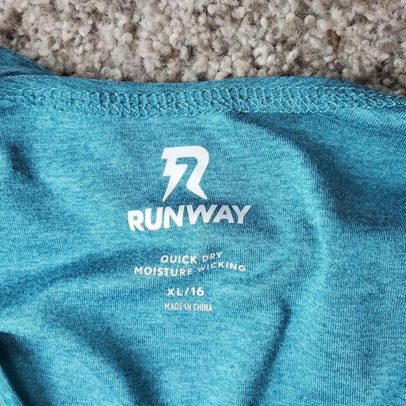 Runway Kids Youth Girls Long Sleeve Tee Workout Top w/ Thumbholes Sz XL/16 - Picture 11 of 15